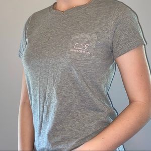 greg vineyard vines tee